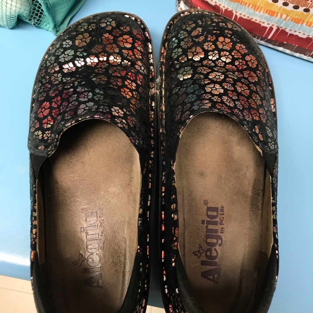Nursing shoes